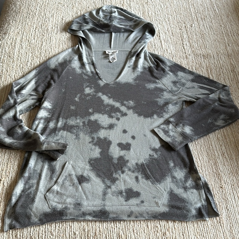 Republic  size M tie die style grey pull over hoodie